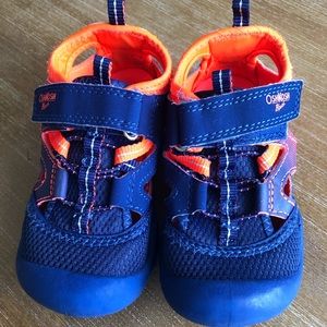 Boys OshKosh size 9 shoe